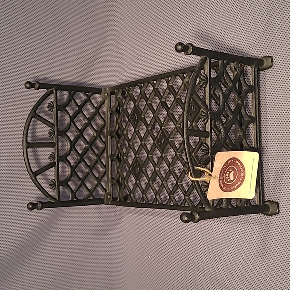 Boyds Bears Cast Iron Bear Doll Bed With Matress - Picture 2 of 12